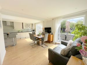 Clacton Road- click for photo gallery